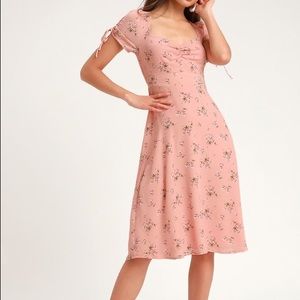Lulus CARMEL BLUSH PINK FLORAL PRINT MIDI DRESS